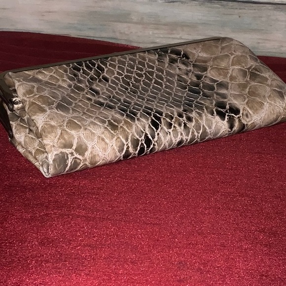 Crocodile Style Wallet - Picture 3 of 13